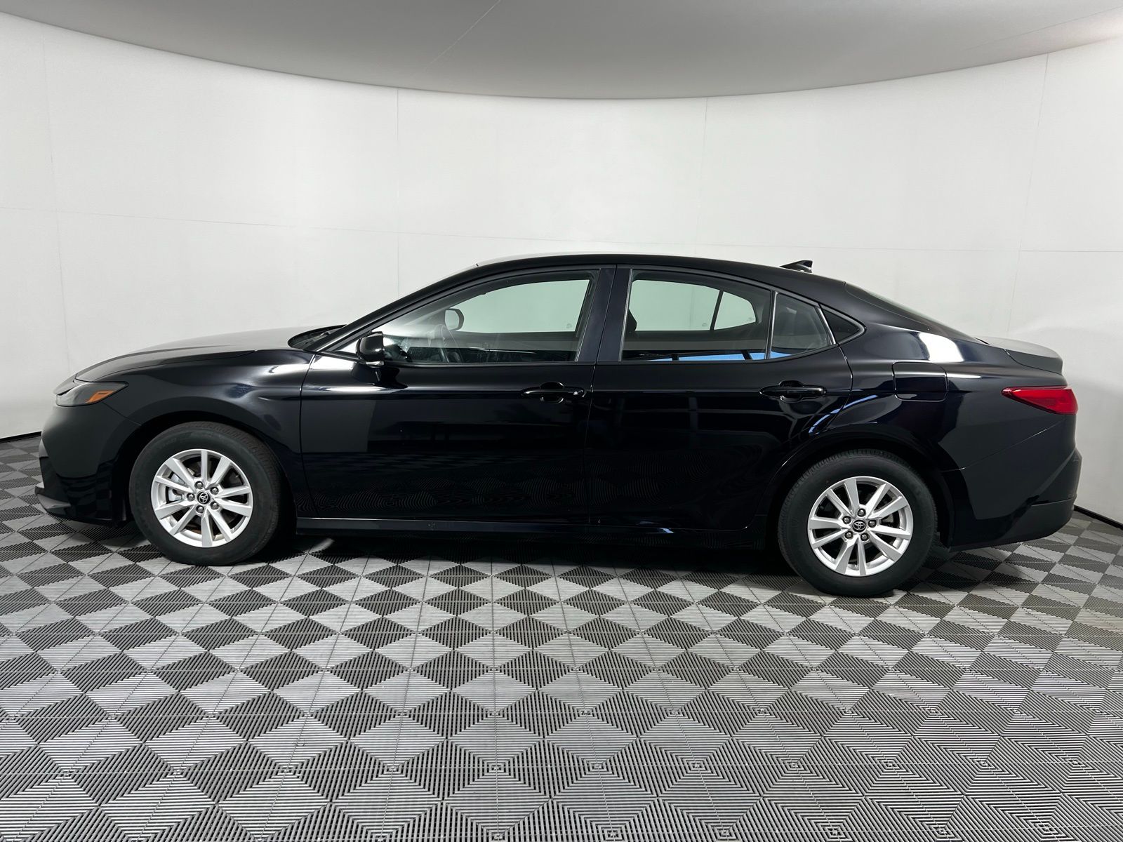 Thumbnail: 2025 Toyota Camry - 8