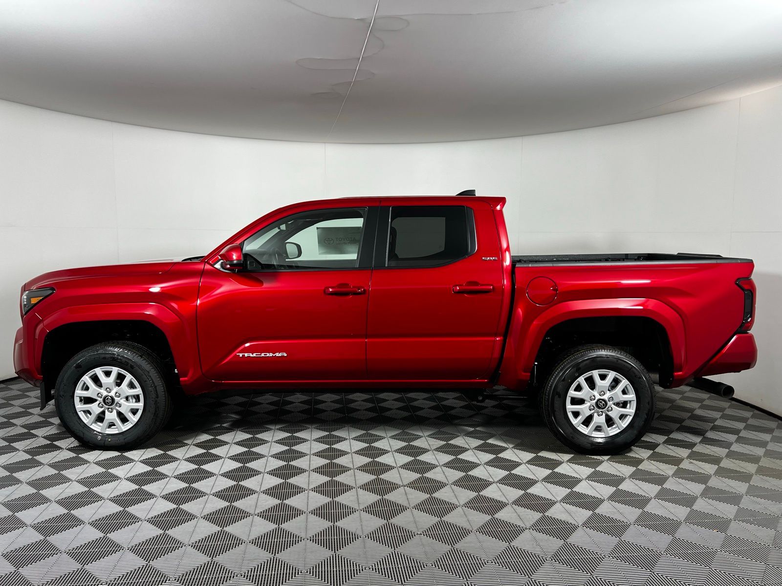 2025 Toyota Tacoma SR5 8