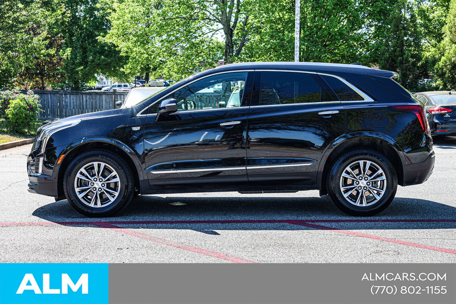 Used 2022  Cadillac Premium Luxury image 10