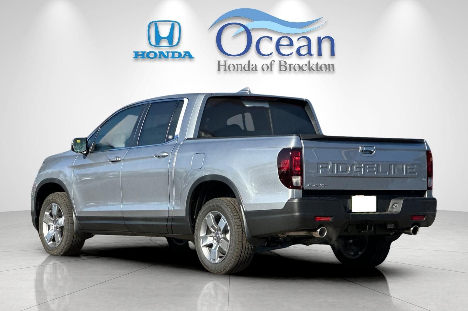 New 2026 Platinum White Pearl Honda RTL image 3