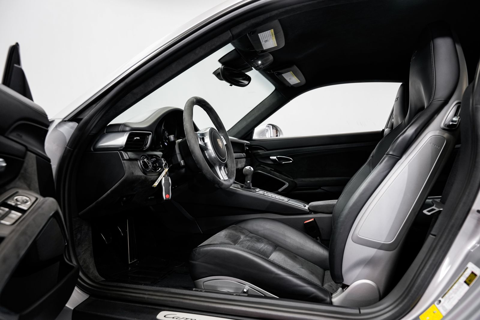 2015 Porsche 911 Carrera GTS — photo 19