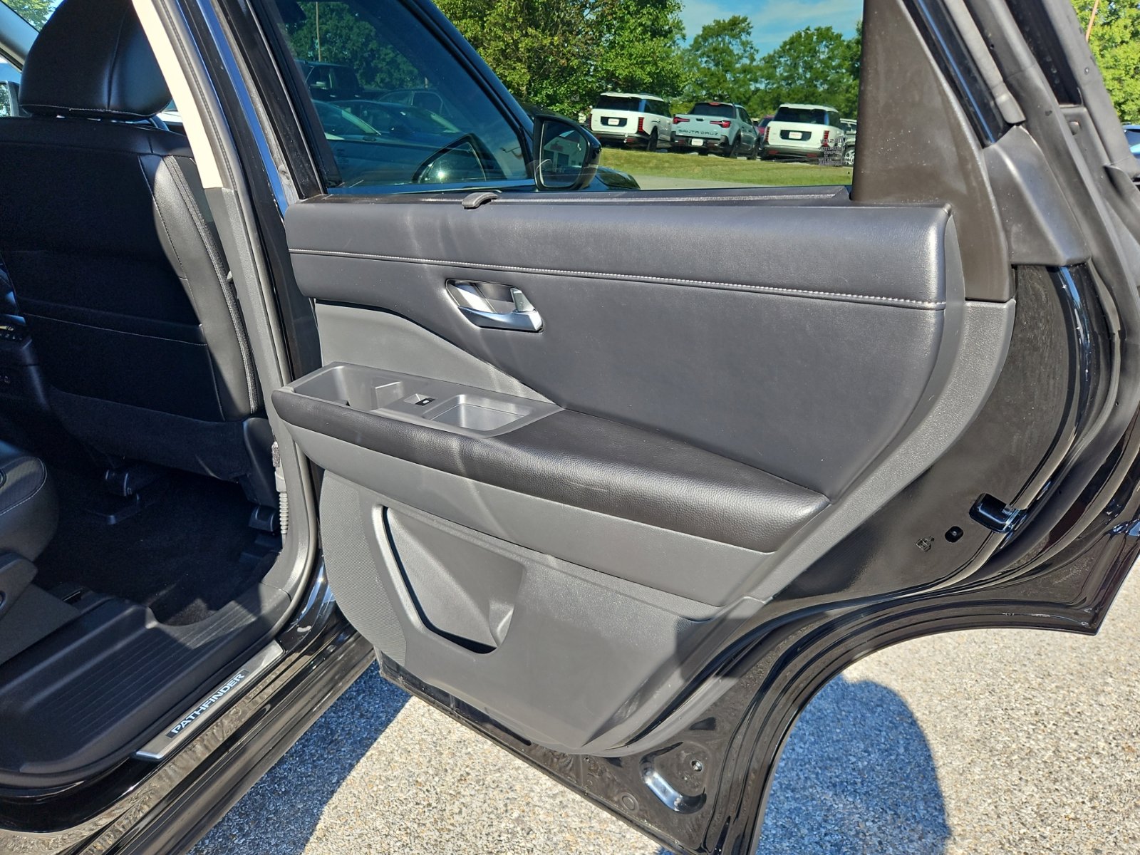 Used 2023 Black Nissan SL image 47