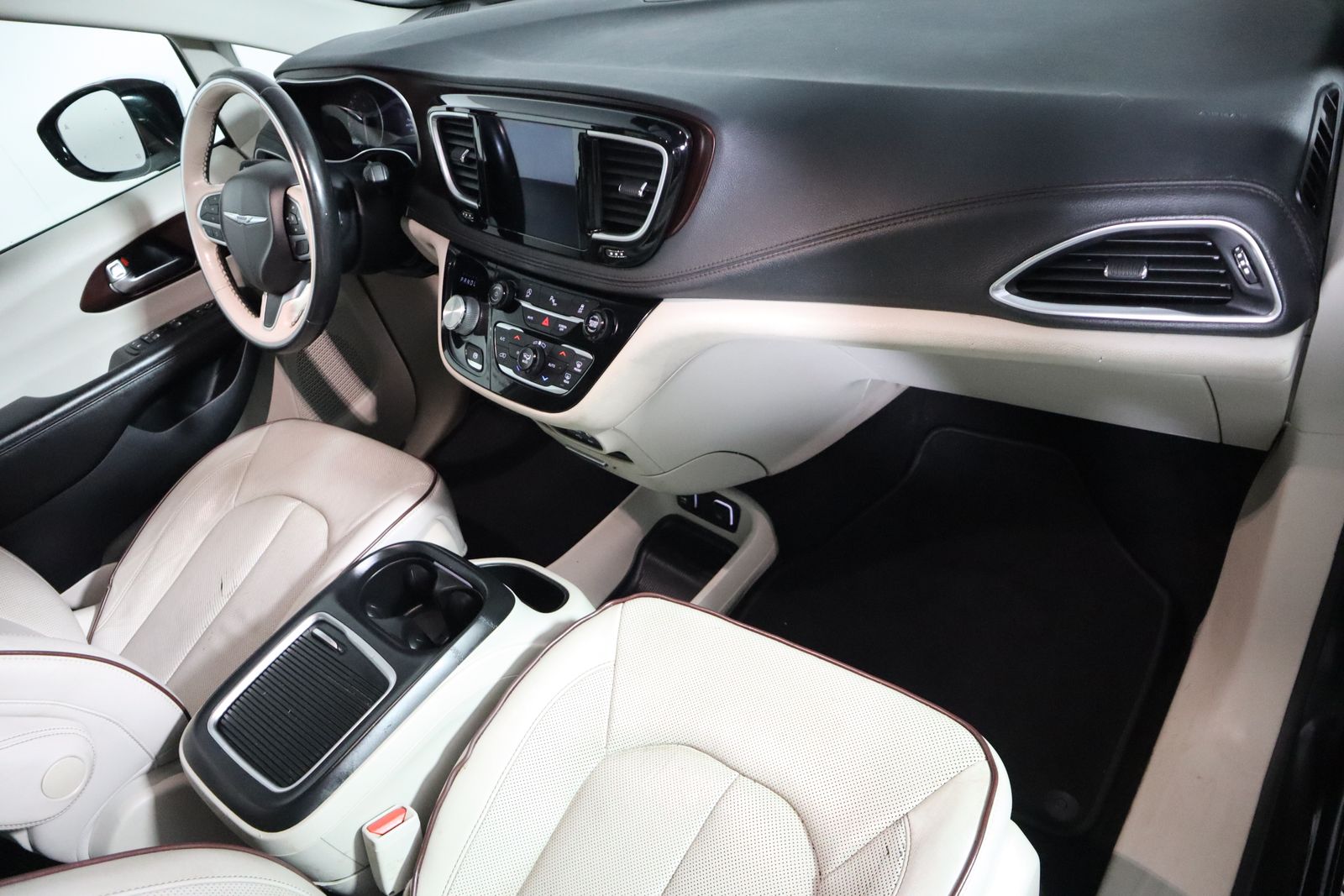 2020 Chrysler Pacifica Limited photo