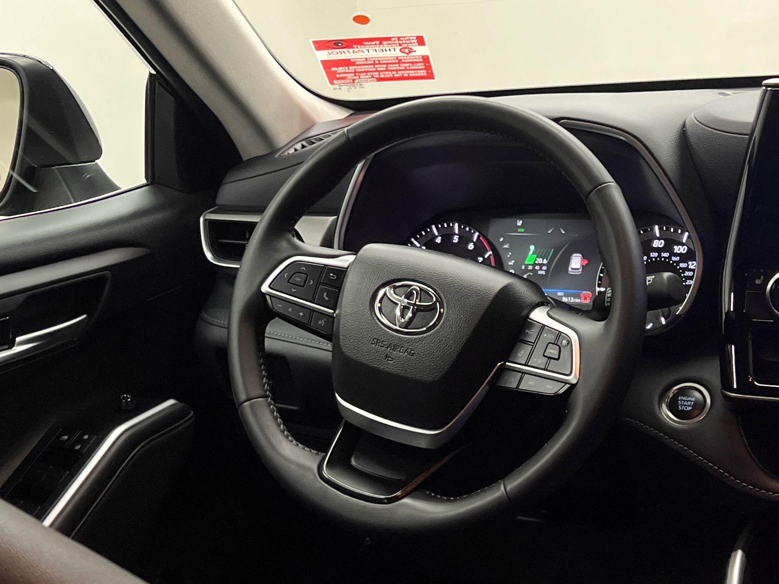 used 2025 Toyota Highlander car, priced at $43,388