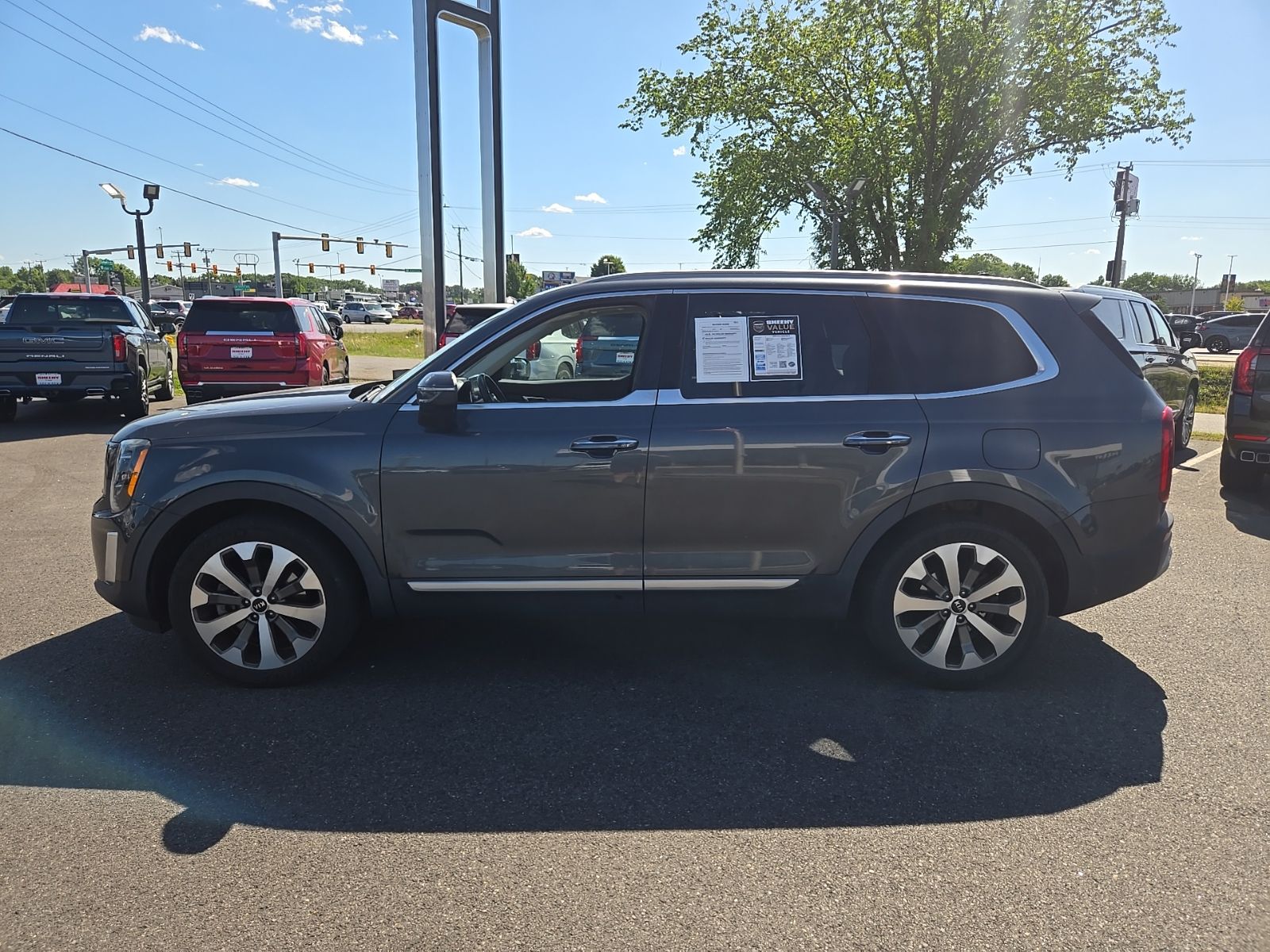 Used 2020 Gray Kia S image 4