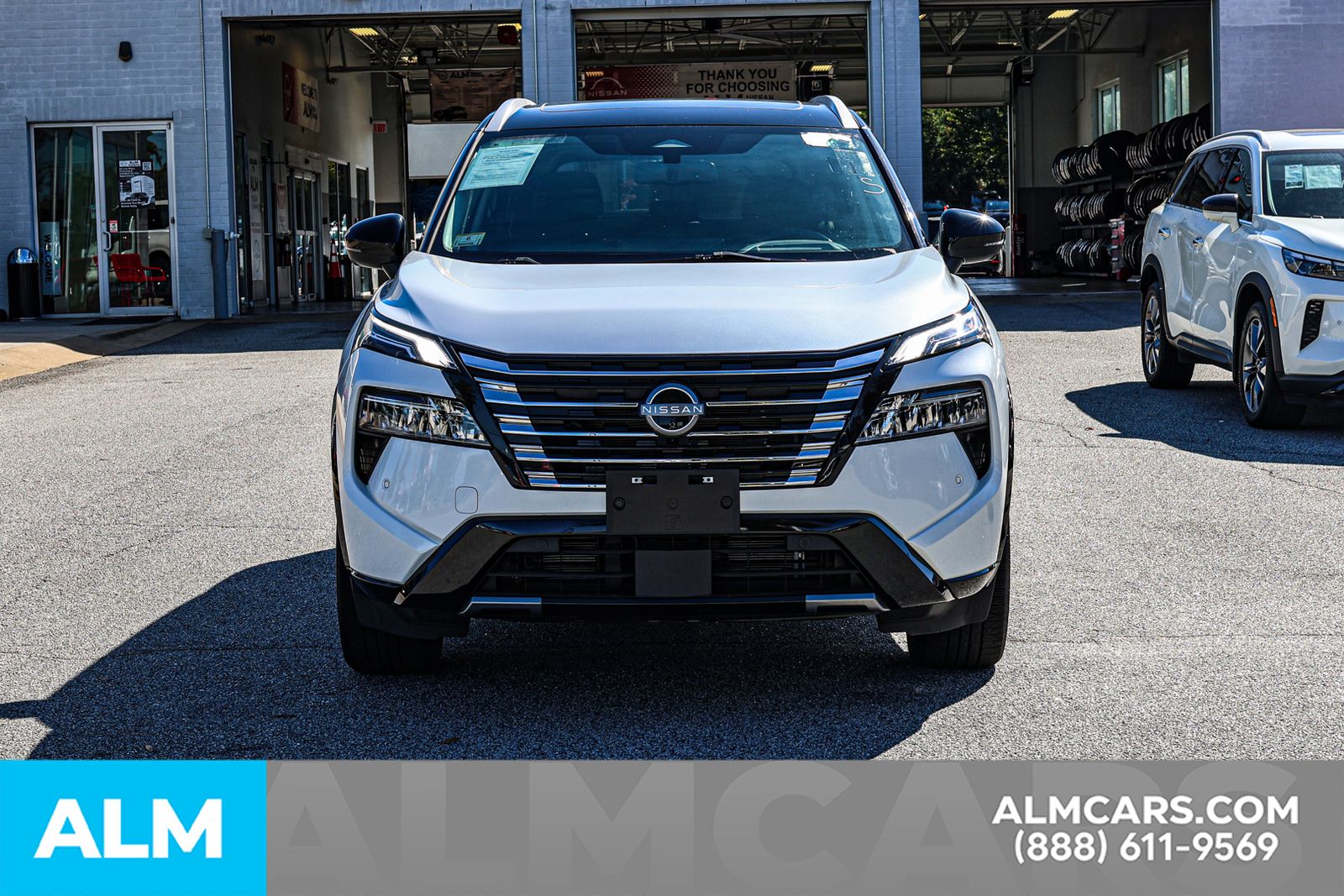 2024 Nissan Rogue Platinum photo 2