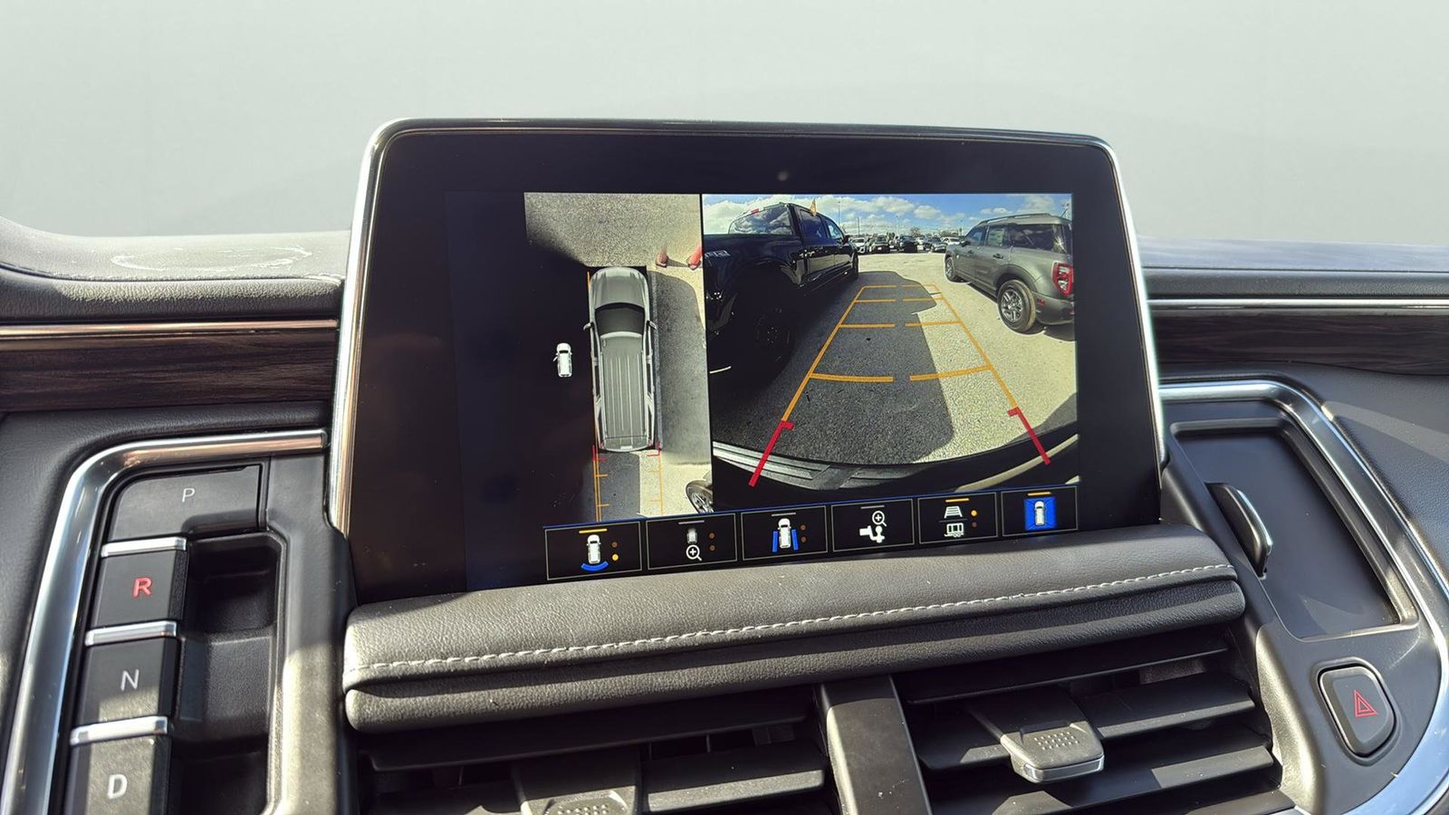 Used Car 2022 Chevrolet Suburban  Z71 For Sale Under $50,000 In Austin, Texas