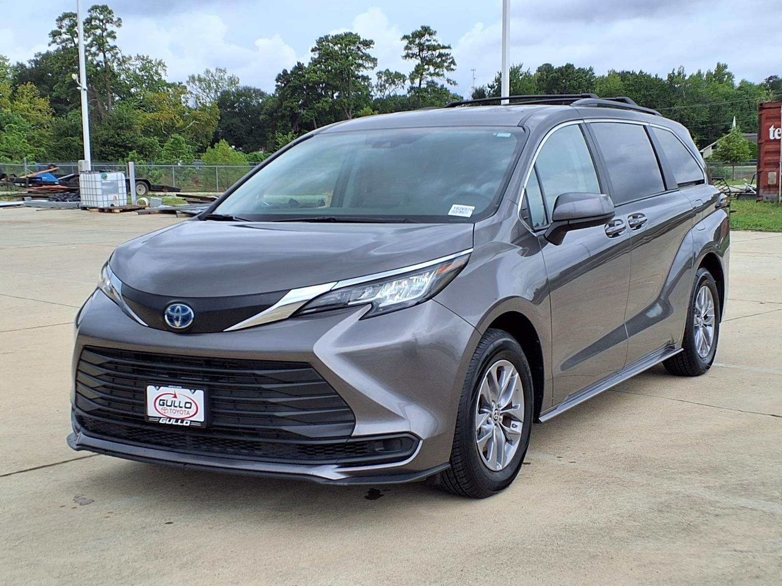 2023 Toyota Sienna LE Gray at Westside Lexus