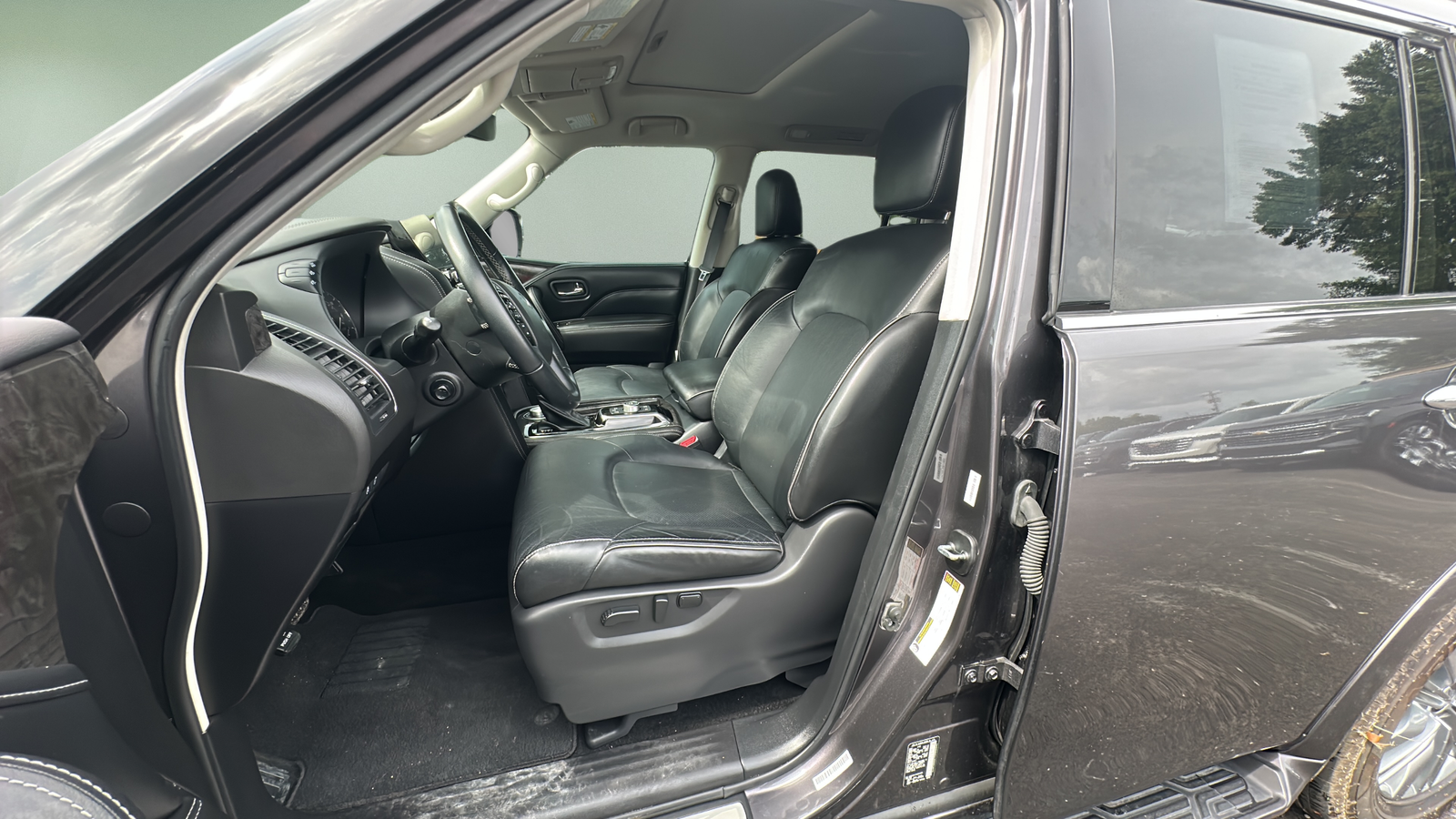 2022 INFINITI QX80 - Photo 17