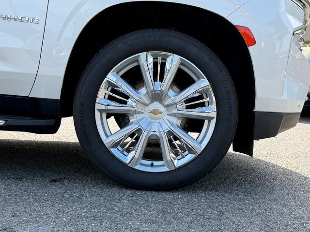 Used 2021 Iridescent Pearl Tricoat Chevrolet High Country image 32