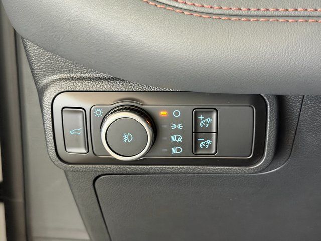 New 2026 Star White Metallic Tri-Coat Ford Active image 36