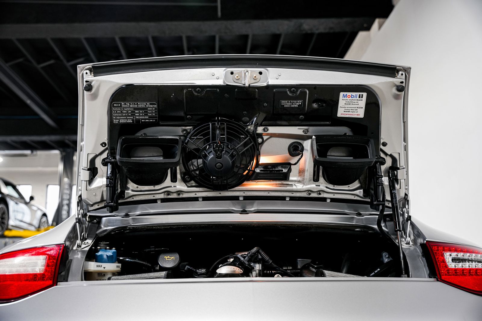 2009 Porsche 911 Carrera S — photo 34