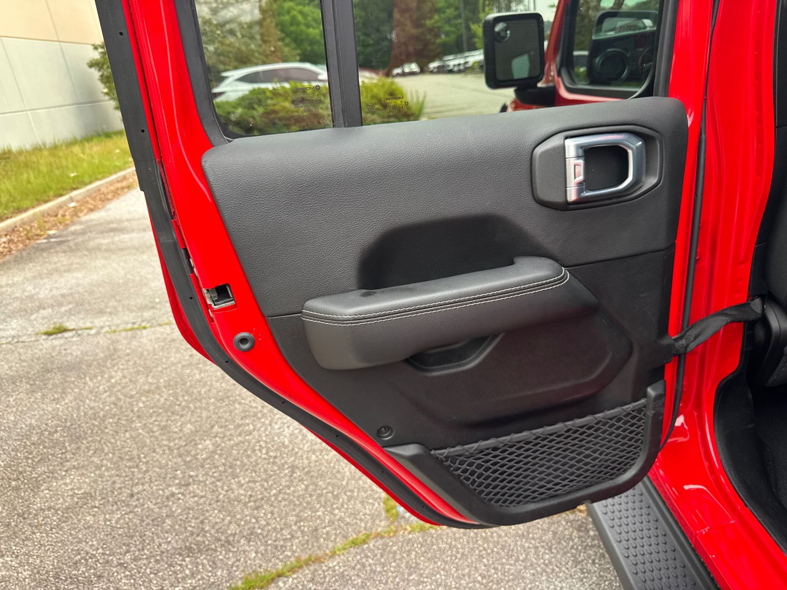 Used 2021 Firecracker Red Clearcoat Jeep Unlimited Sahara image 21