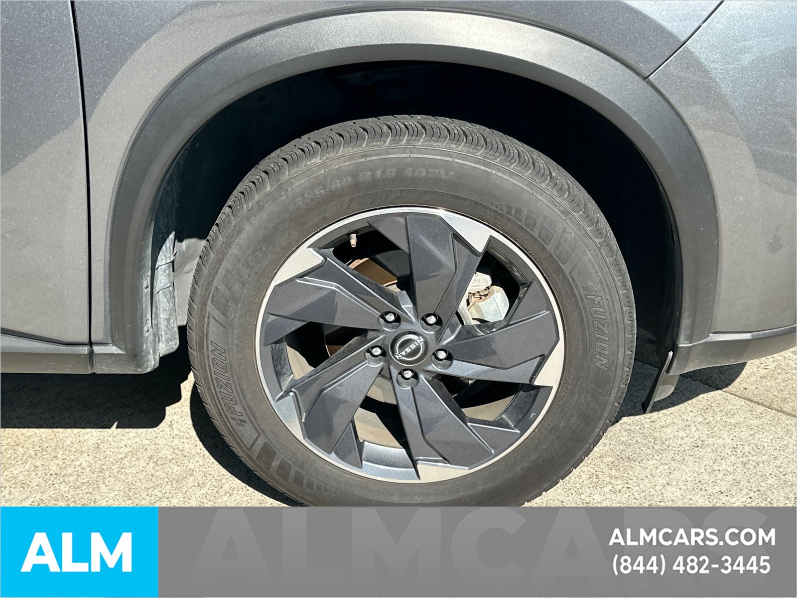 Used 2025 Gray Nissan SV image 31