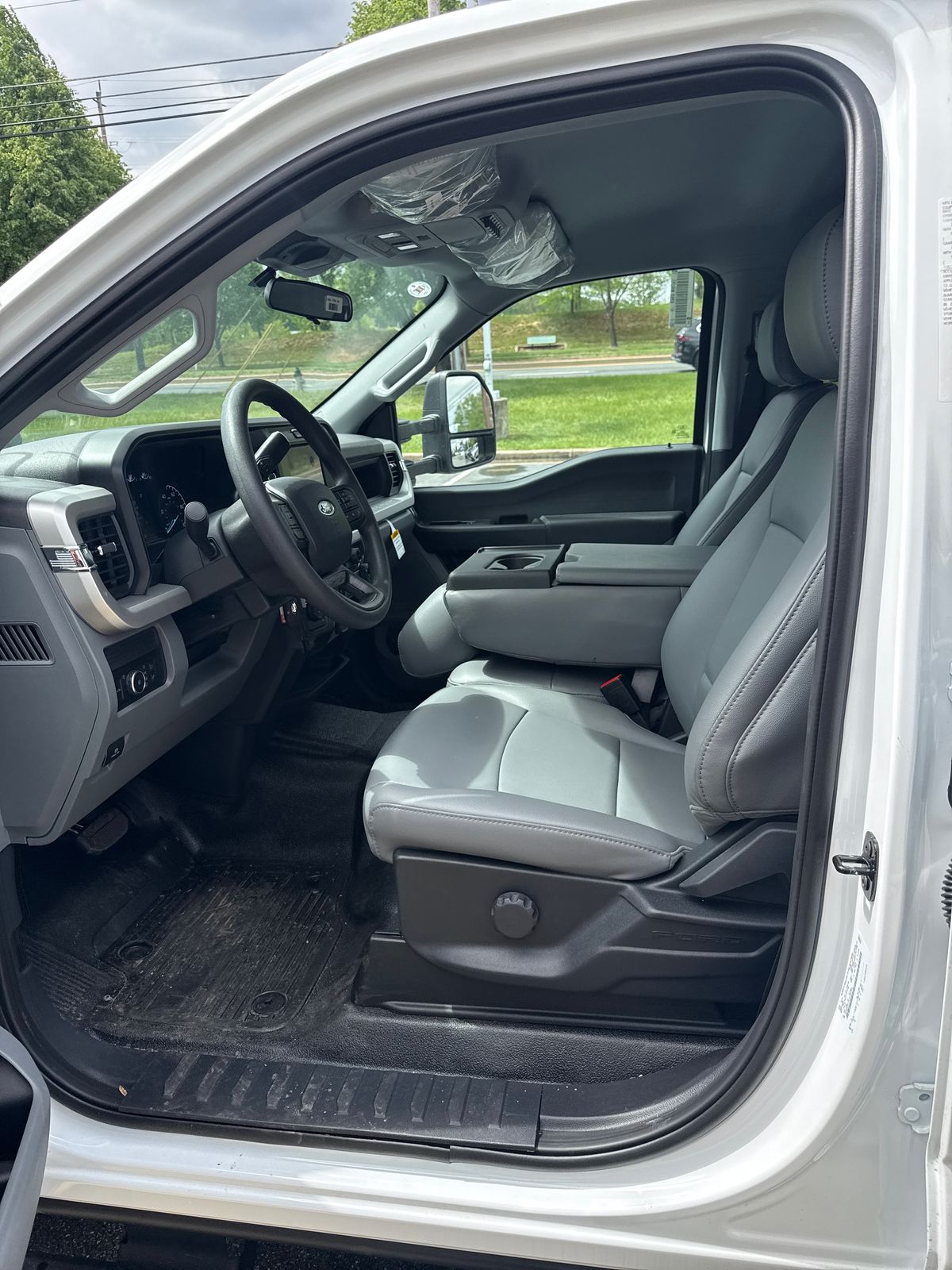 New 2026 Oxford White Ford XL image 10