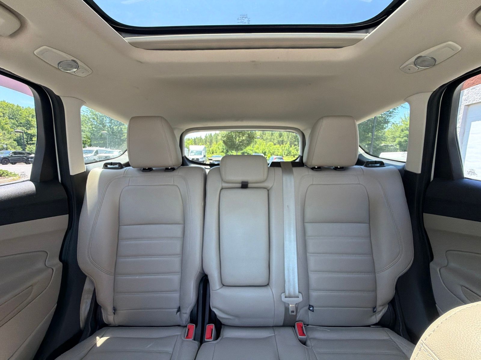 Used 2017 White Platinum Clearcoat Metallic Ford Titanium image 31