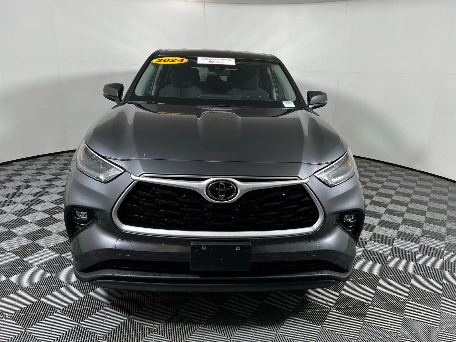 Thumbnail: 2024 Toyota Highlander - 2