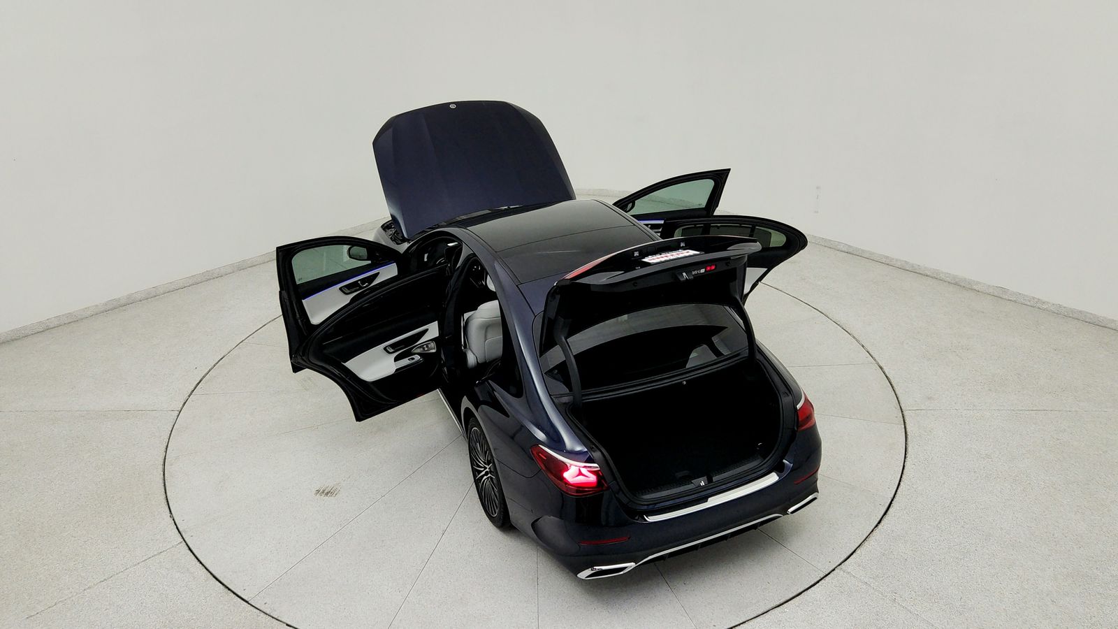 Used 2025 Blue Mercedes-Benz E 450 image 23