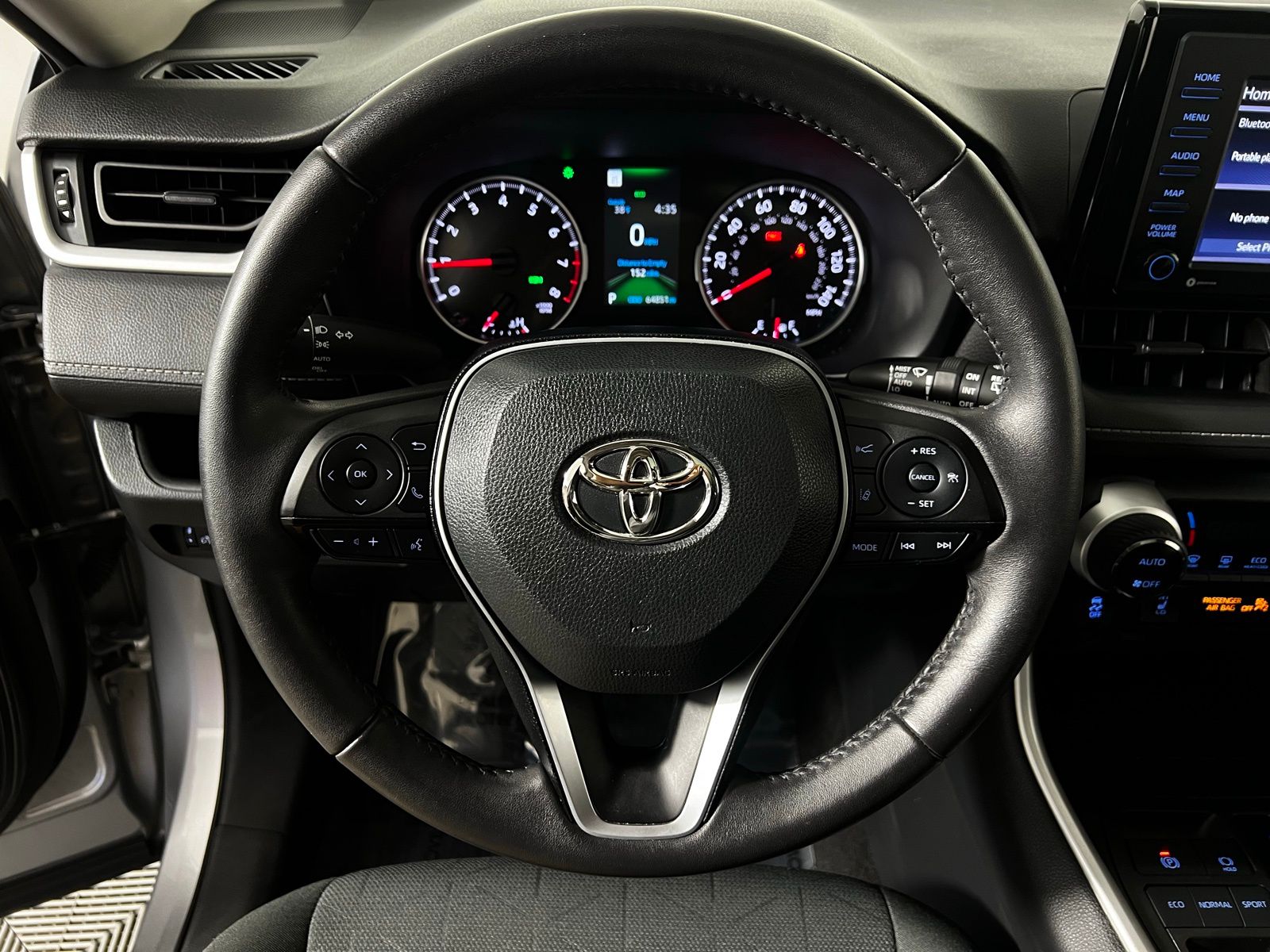 2022 Toyota RAV4 XLE 15