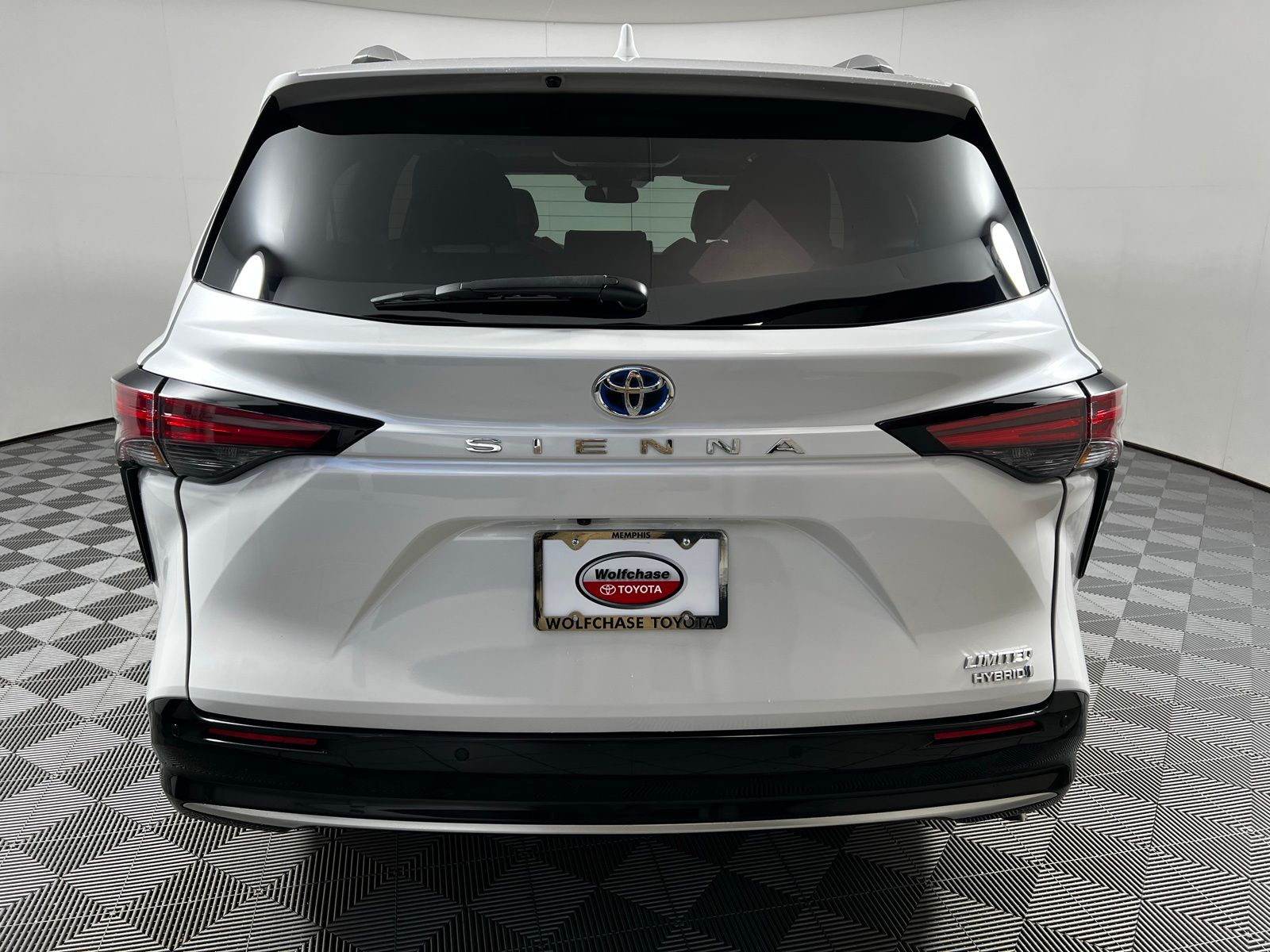 Thumbnail: 2023 Toyota Sienna - 6