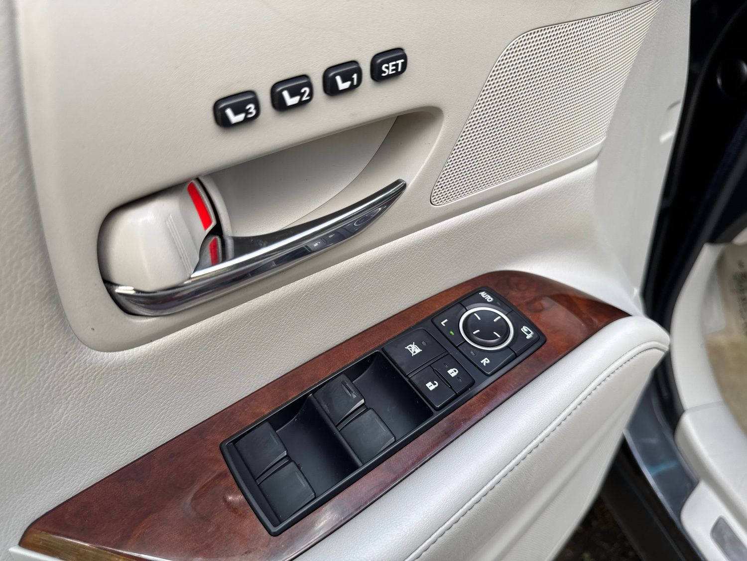 Used 2010 Smoky Granite Lexus 350 image 27