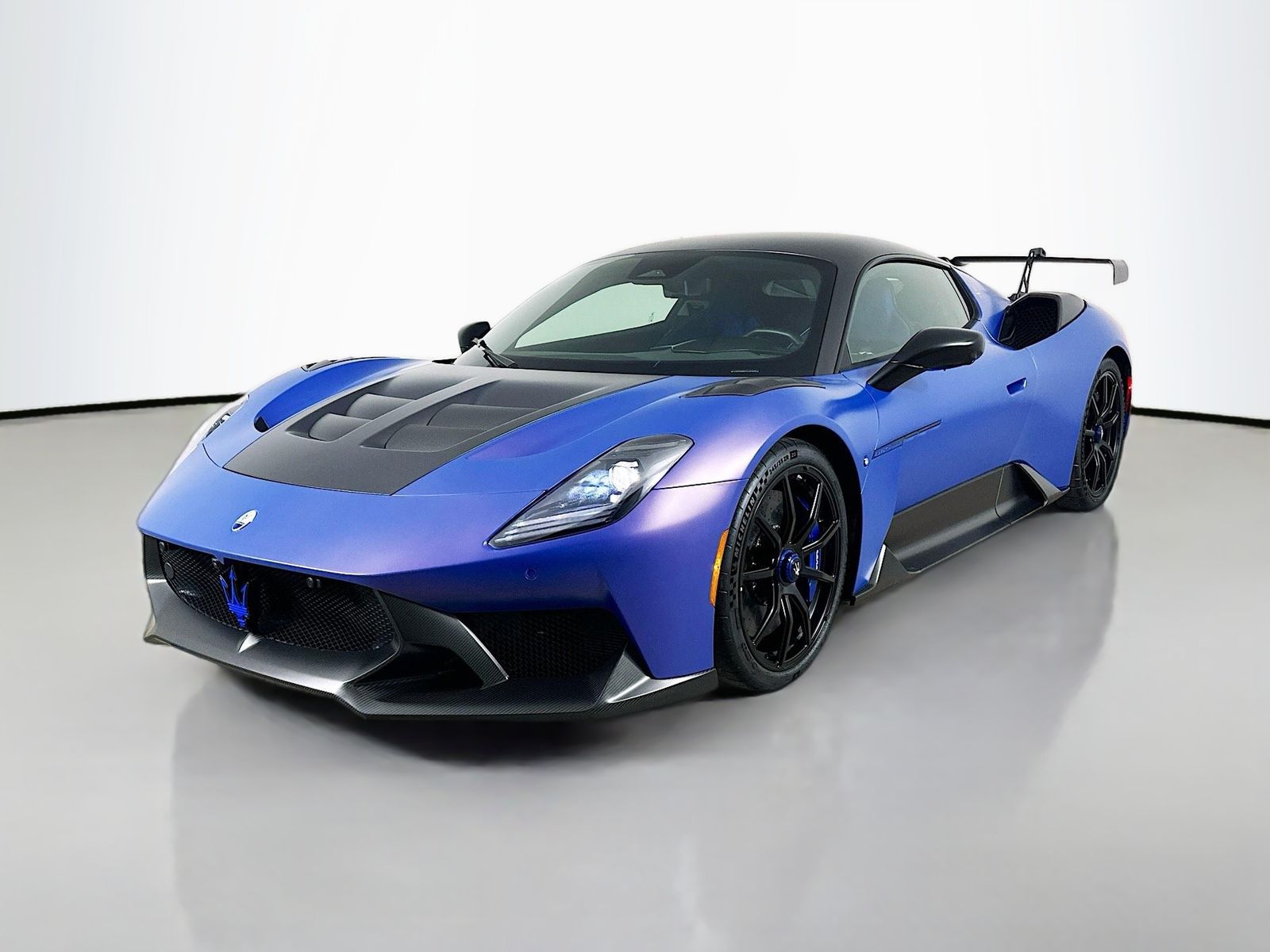Aurora Blue 2025 Maserati GT2 Stradale RWD Coupe Rear-Wheel Drive 8-Speed Dual Clutch