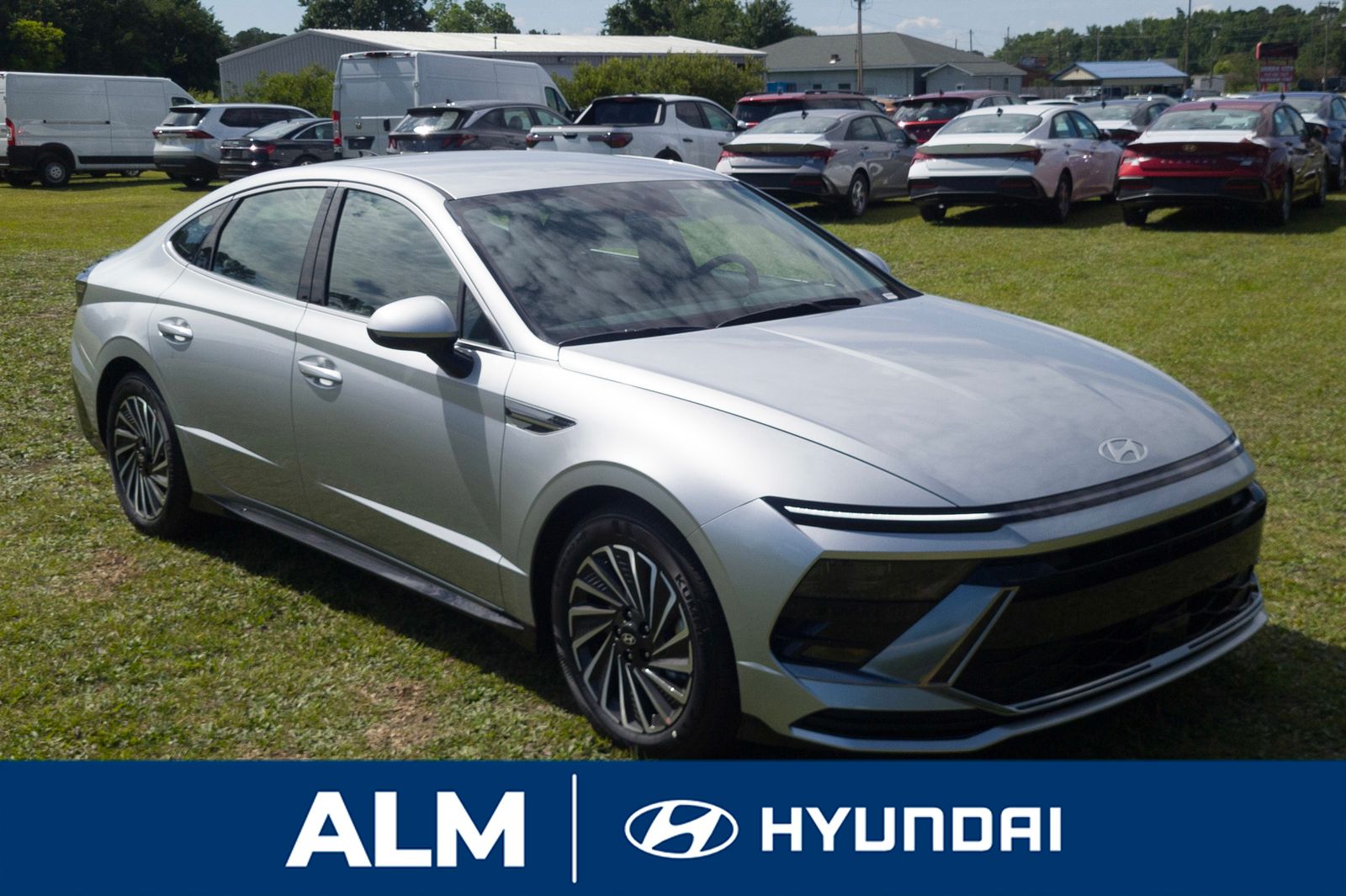 2025 Hyundai Sonata Hybrid SEL photo 3