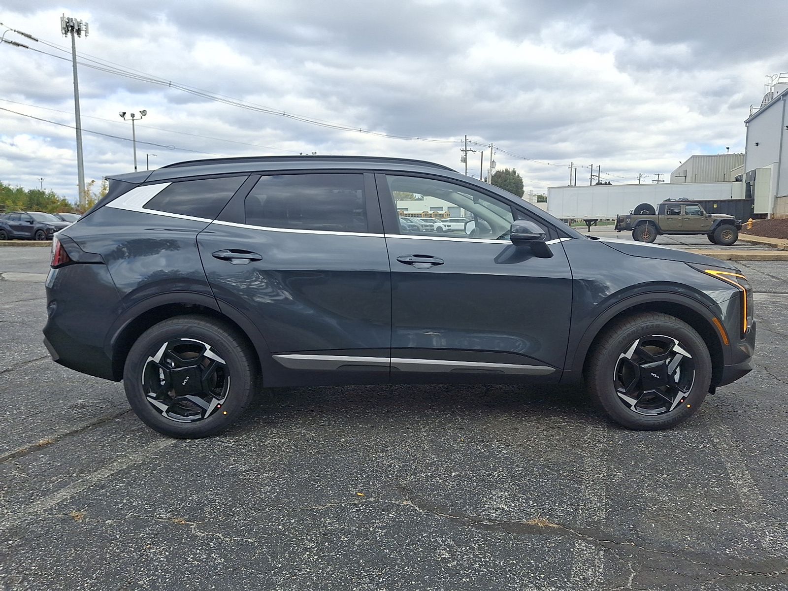 2026 Kia Sportage EX Hybrid - Photo 9