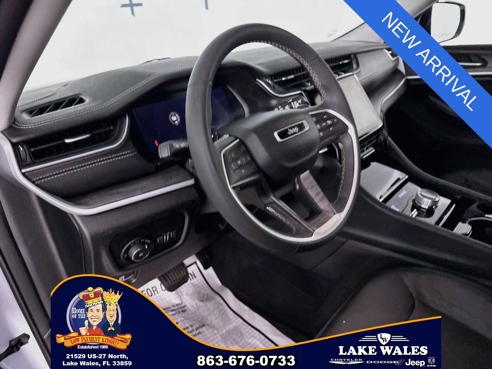 2023 Bright White Clearcoat Jeep Grand Cherokee Limited 4X4 SUV