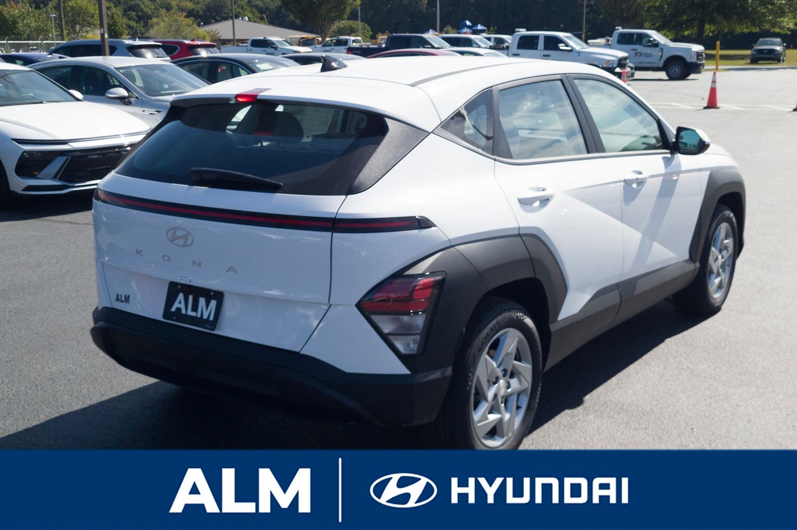 2026 Hyundai Kona SE photo 5