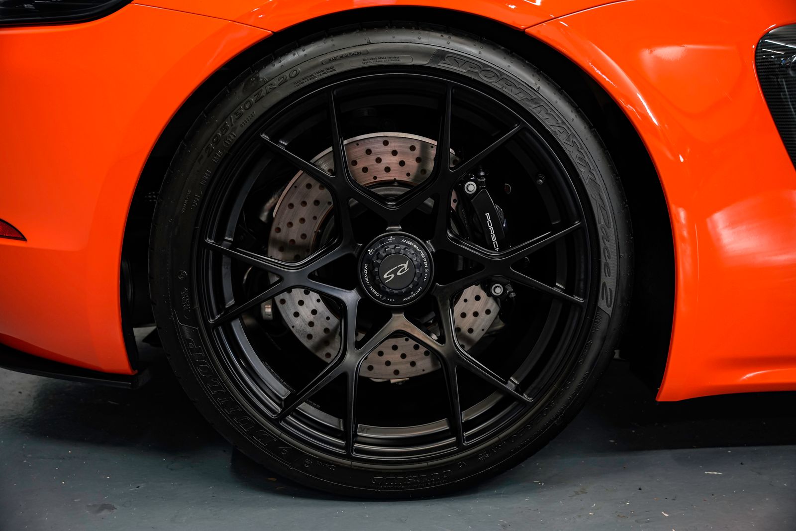 2024 Porsche 718 Spyder RS — photo 42