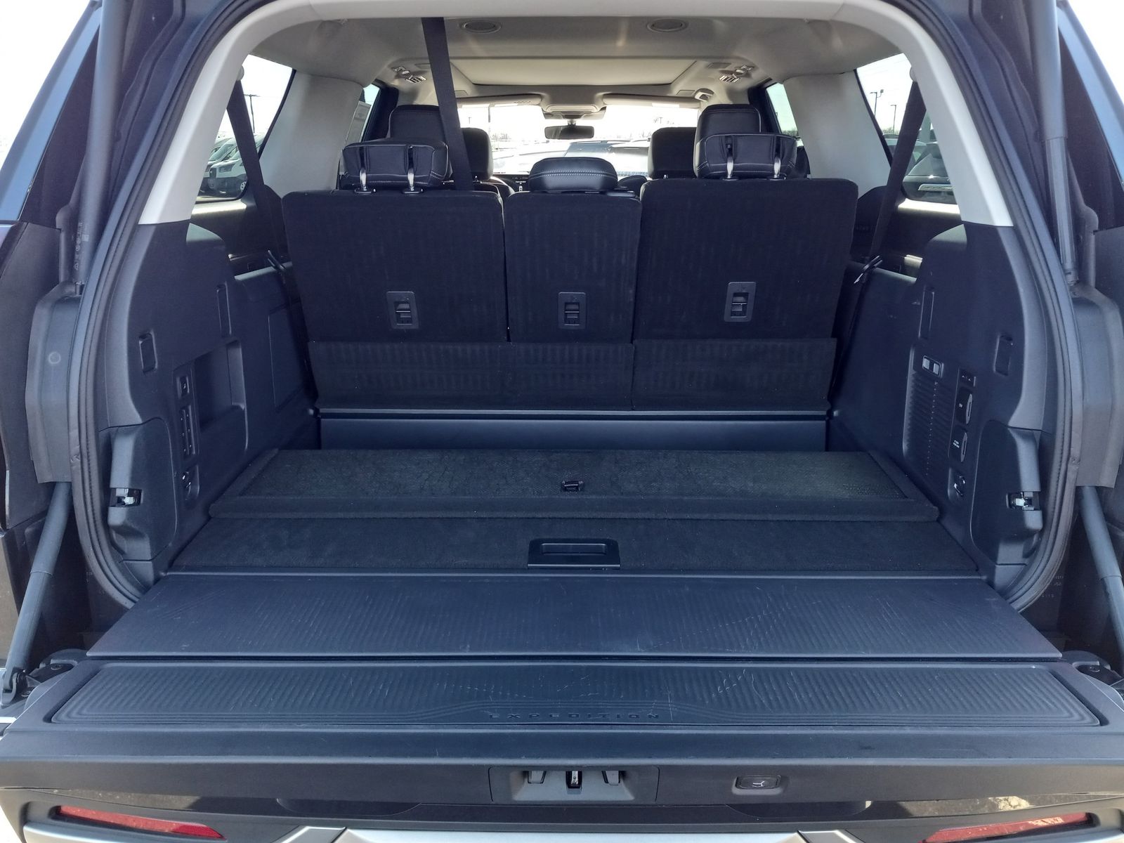 2025 Ford Expedition Max image 12