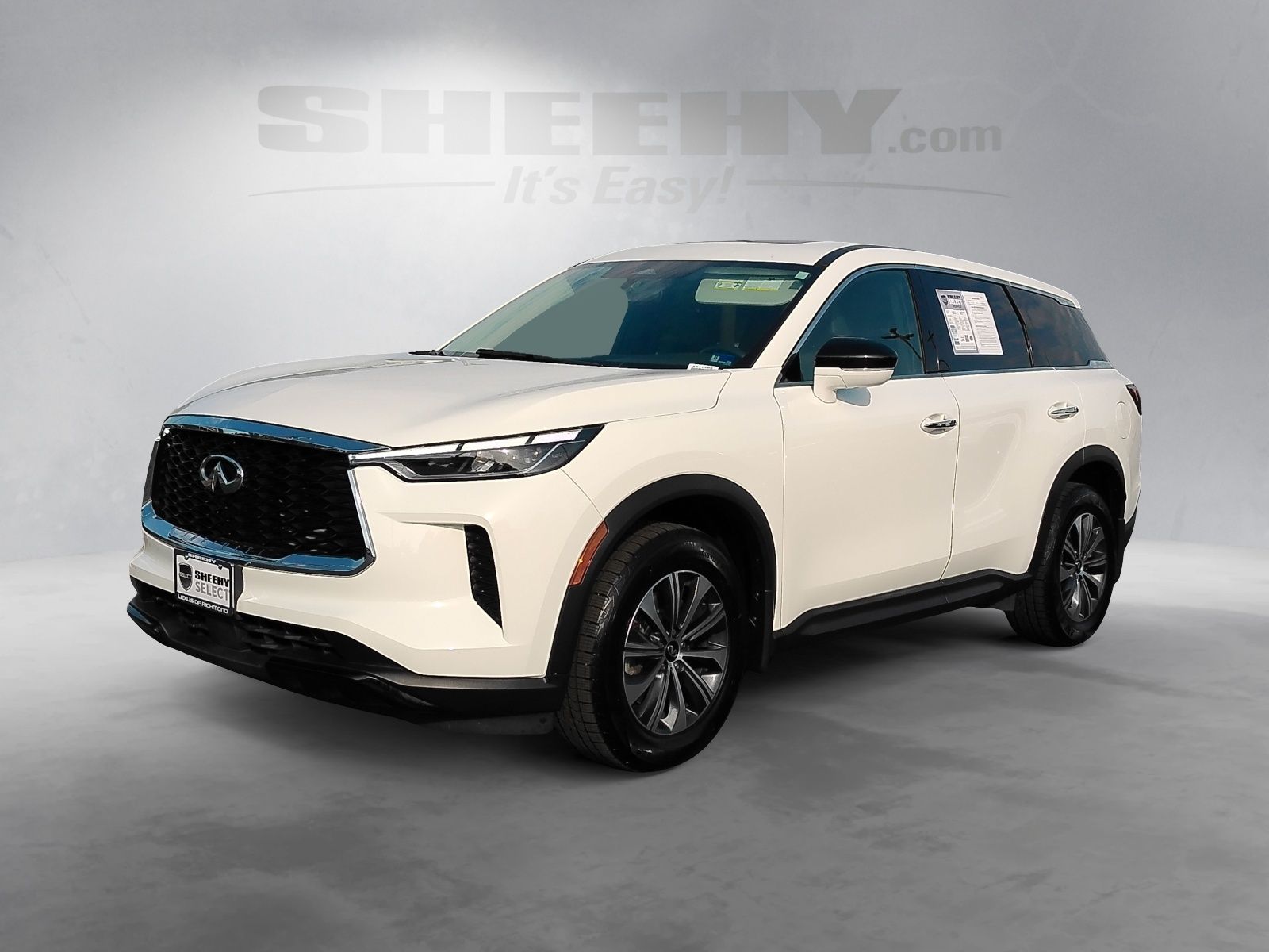 Used 2023 White INFINITI PURE image 15