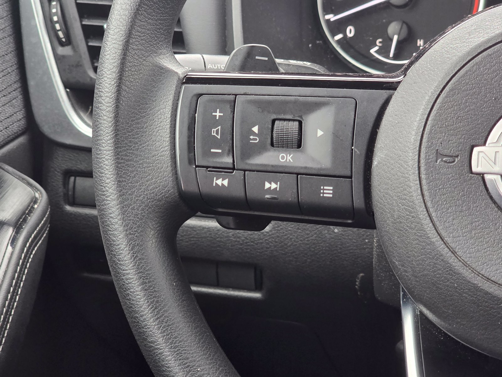 Used 2023 Black Nissan SV image 30