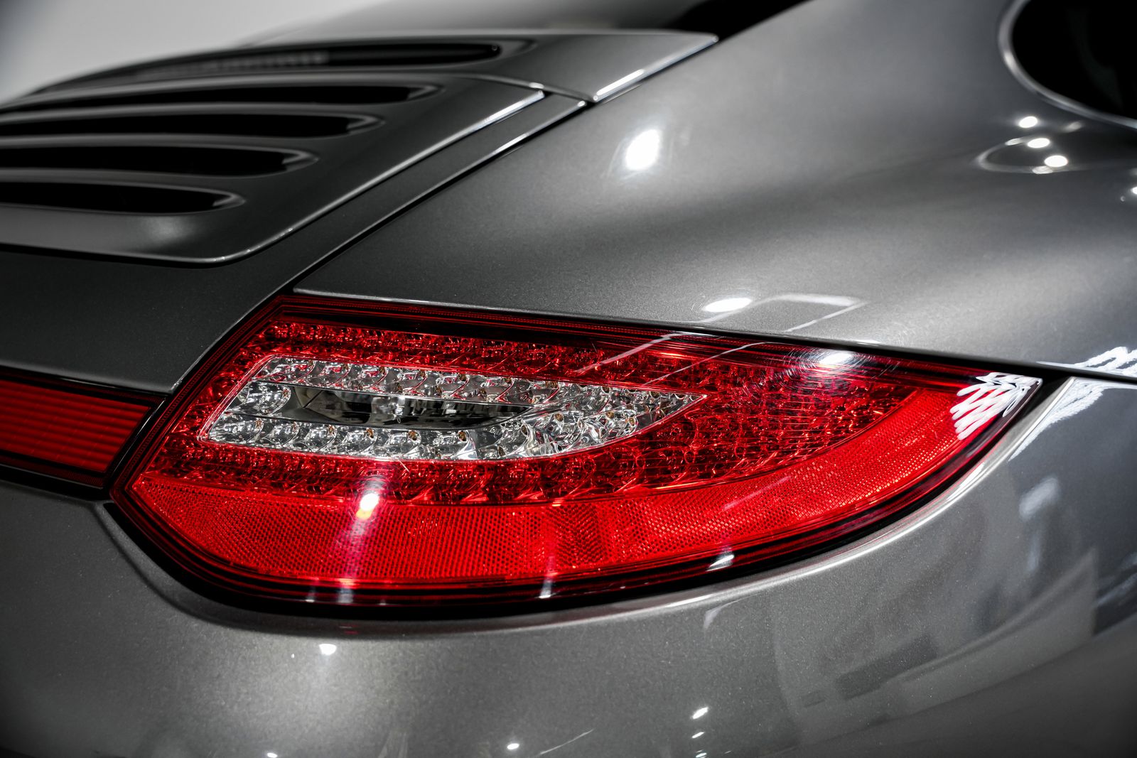 2009 Porsche 911 Carrera 4S — photo 37