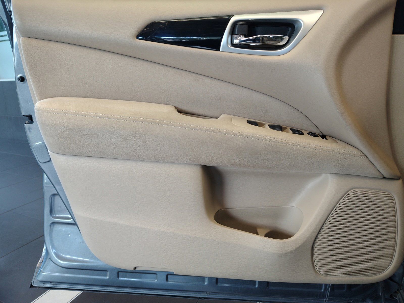 Used Car 2015 Nissan Pathfinder  S For Sale Under $10,000 In San Antonio, Texas