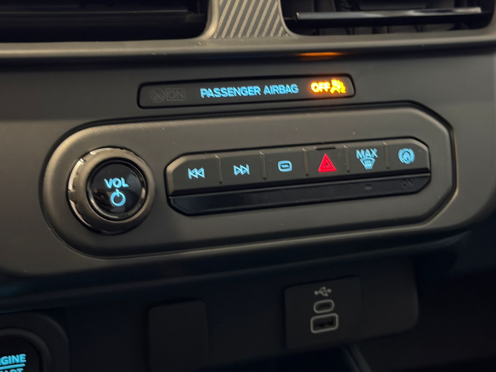 New 2026 Shadow Black Ford XLT image 25