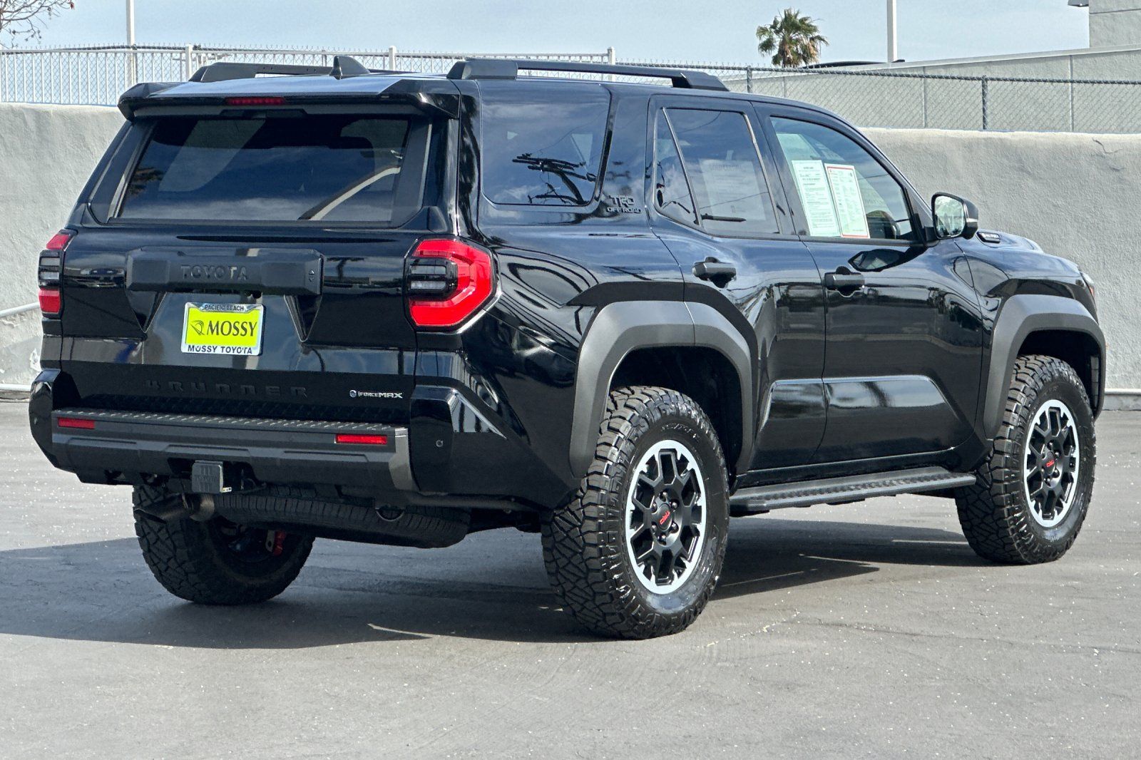 View vehicle photo 5