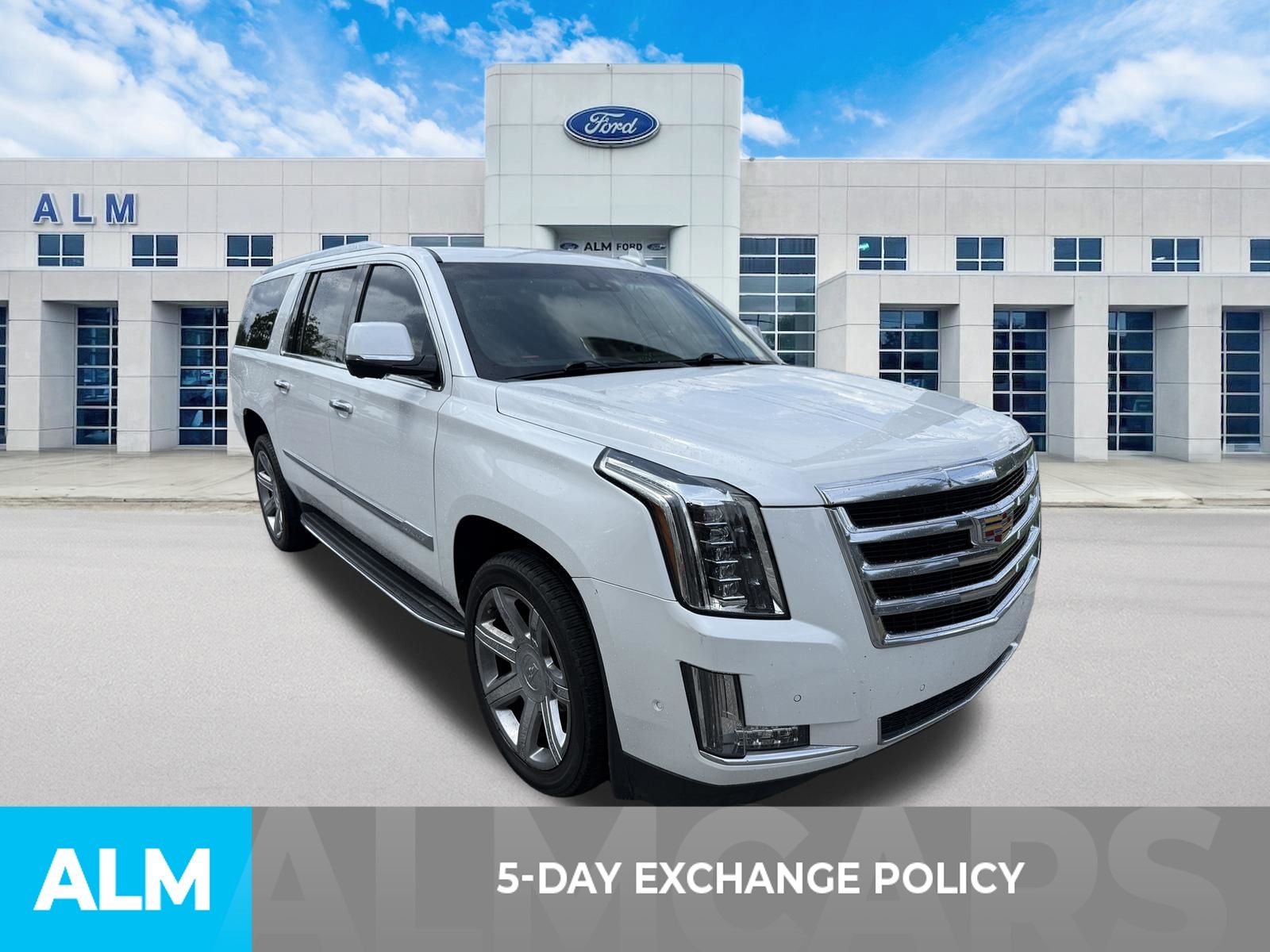 Used 2020 White Cadillac Luxury image 3