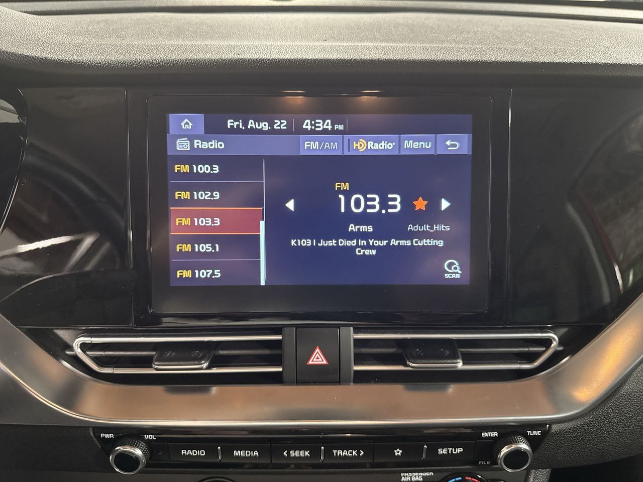 2022 Kia Niro LXS photo 24