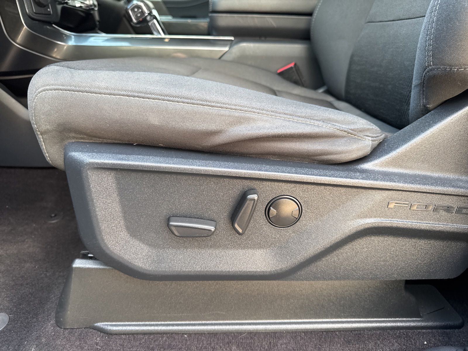 Certified Used 2022 Carbonized Gray Metallic Ford XLT image 39