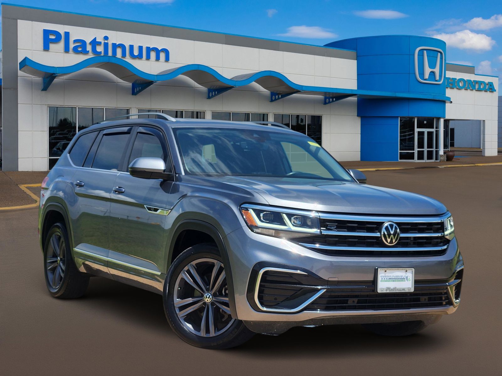 Platinum Gray Metallic 2022 Volkswagen Atlas SUV / Crossover All-Wheel Drive 8-Speed Automatic