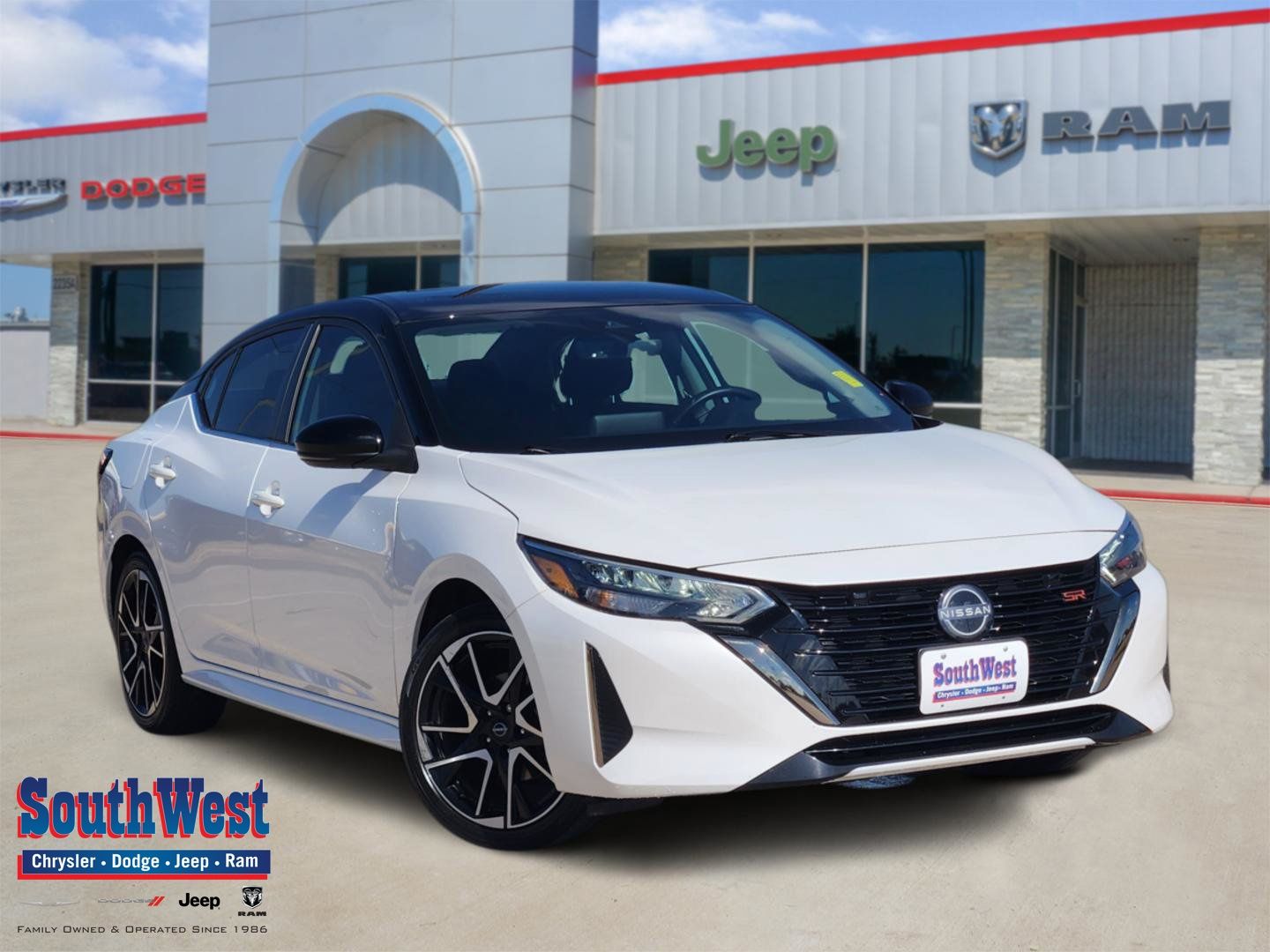 Aspen White Tricoat/Super Black 2024 Nissan Sentra Sedan Front-Wheel Drive Continuously Variable Transmission