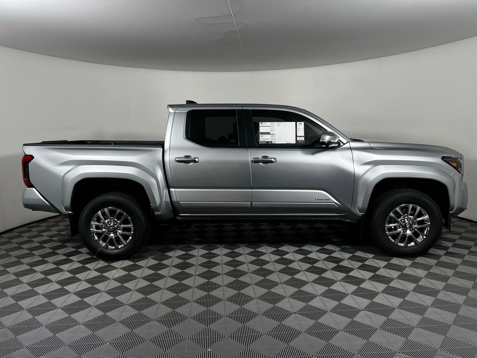 2024 Toyota Tacoma Limited 4