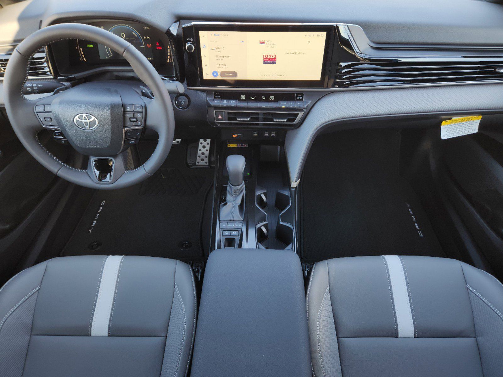 2025 Toyota Camry SE 23