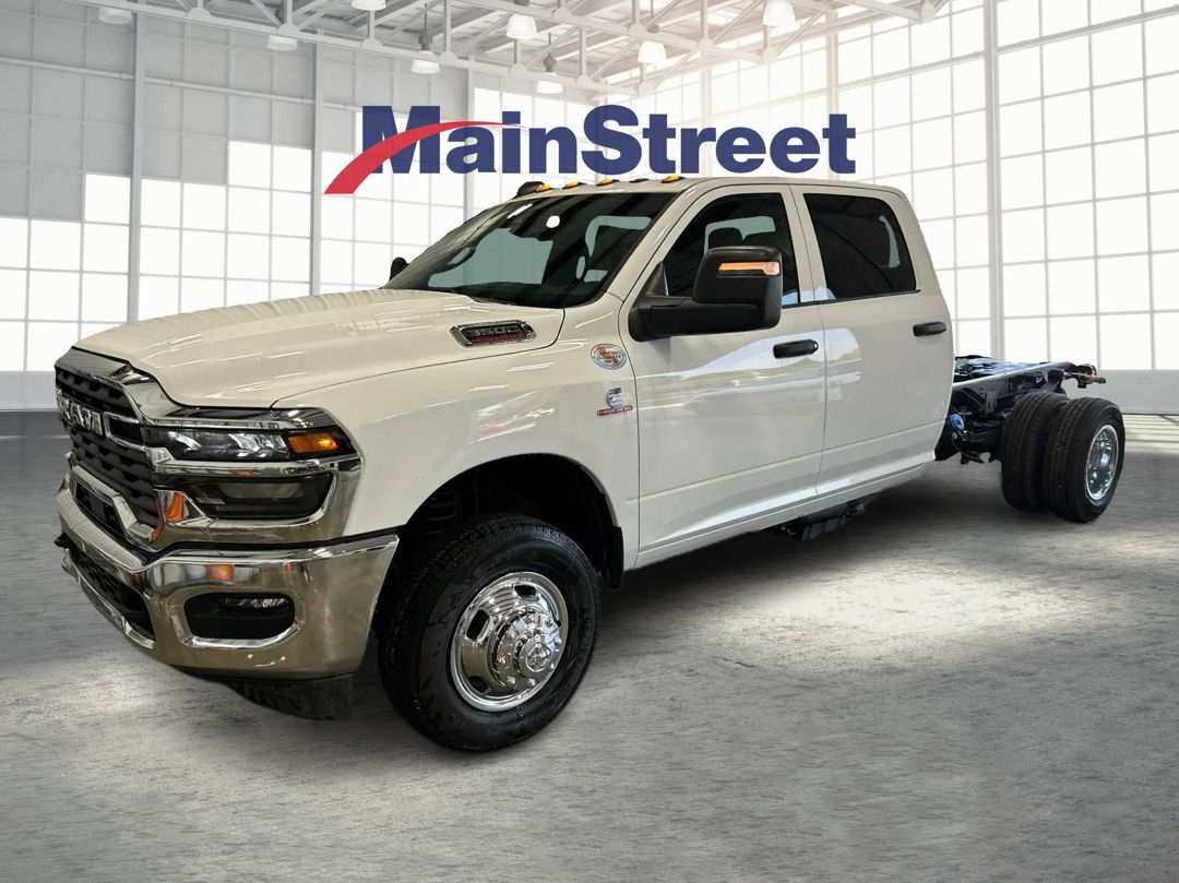 Bright White Clearcoat 2026 RAM 3500 Chassis Pickup Truck Four-Wheel Drive 8-Speed Automatic