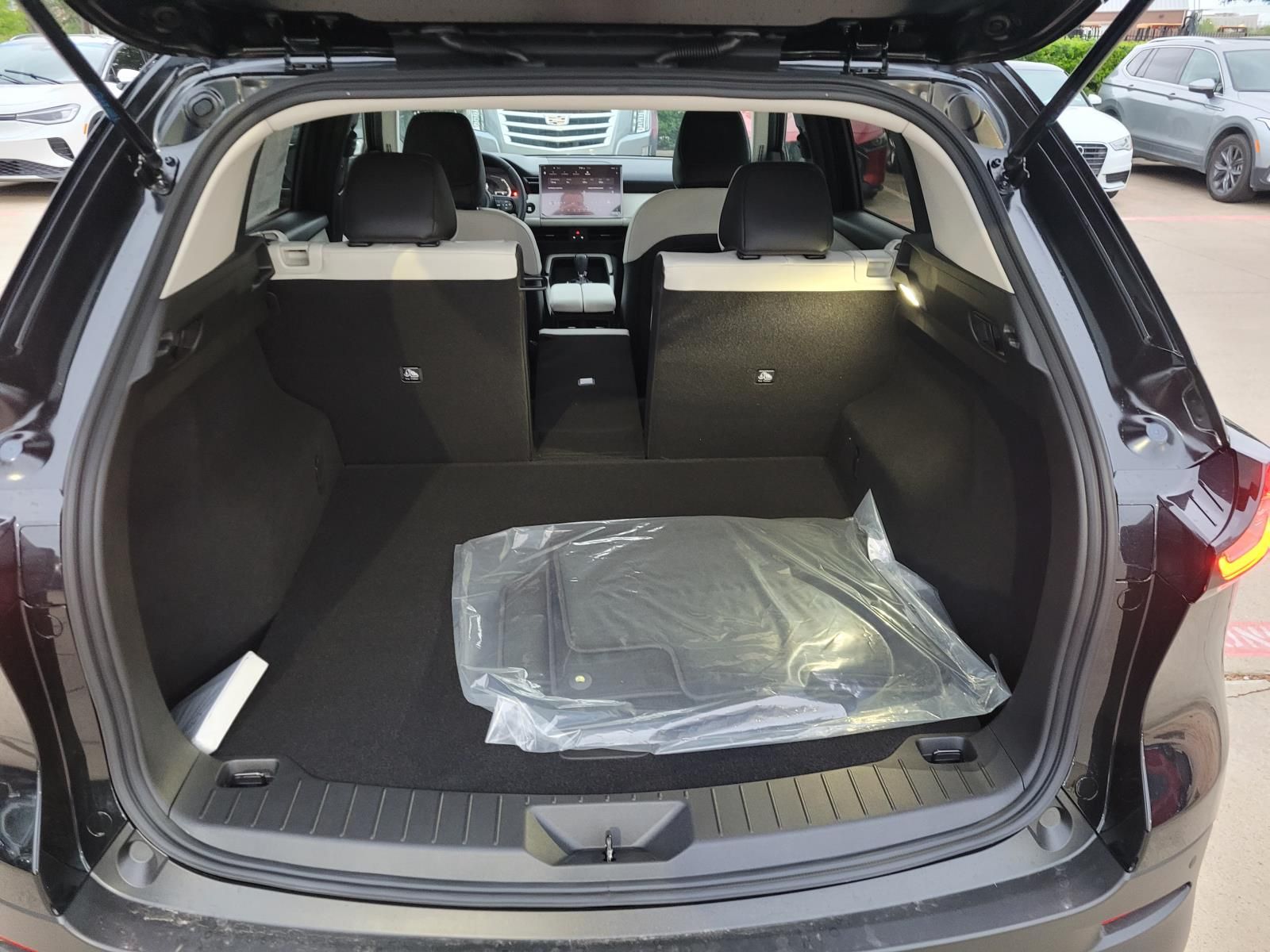 View vehicle photo 4