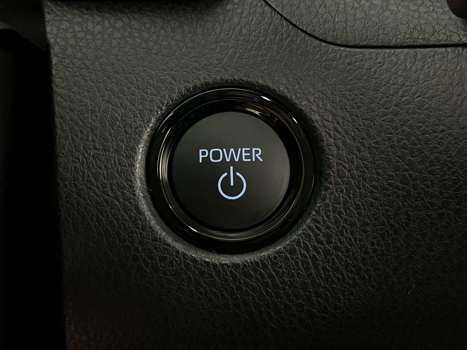 2025 Toyota Camry LE 15