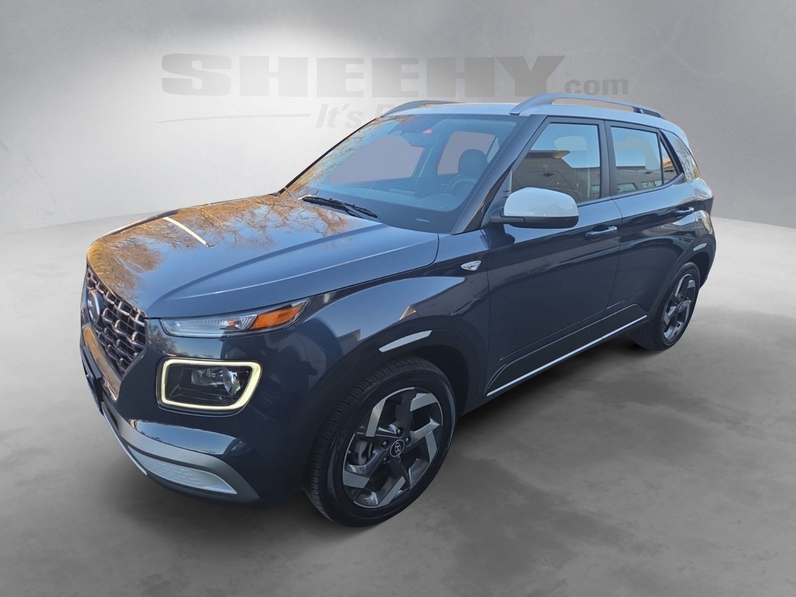 Used 2025 White Hyundai Limited image 16