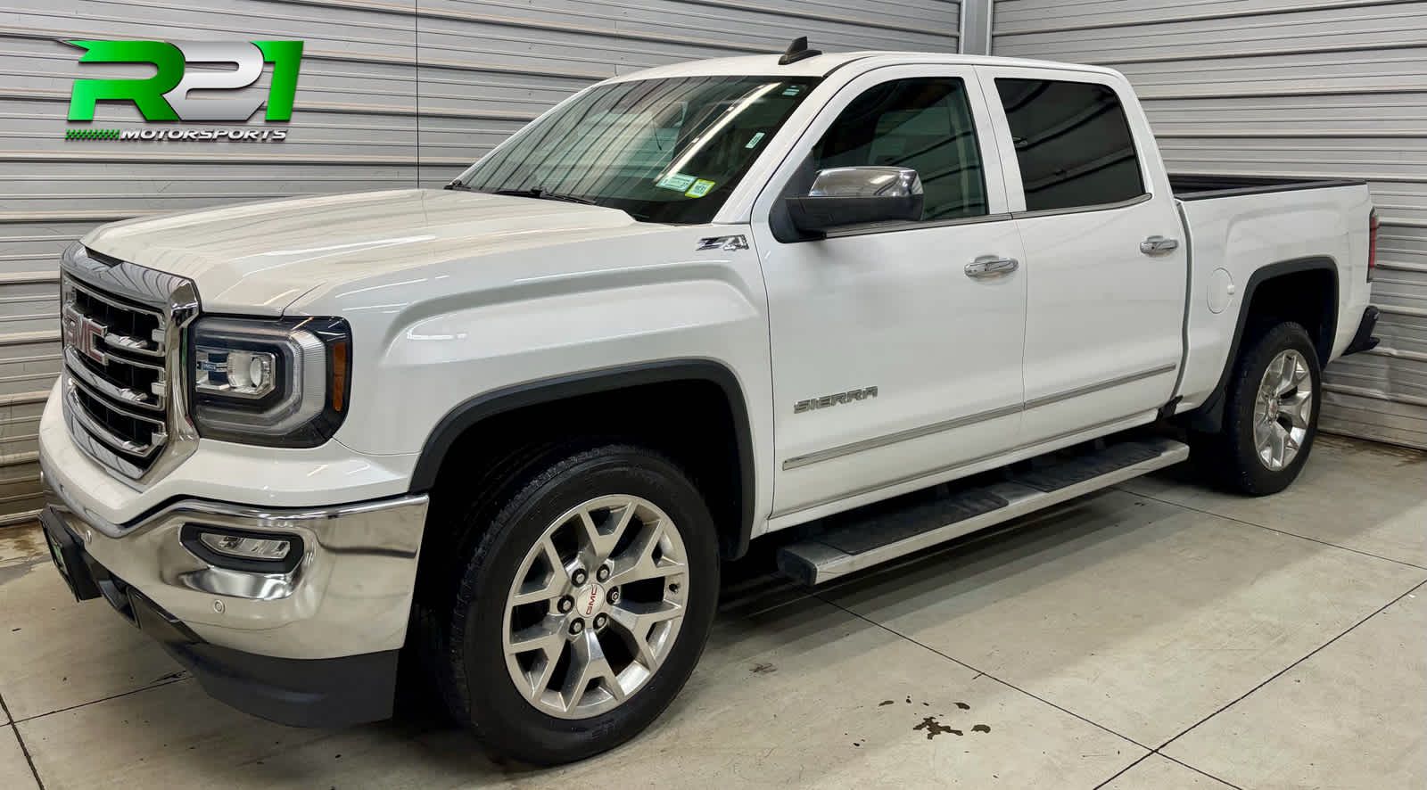 2018 GMC Sierra 4WD Crew Cab Short Box SLT's photo
